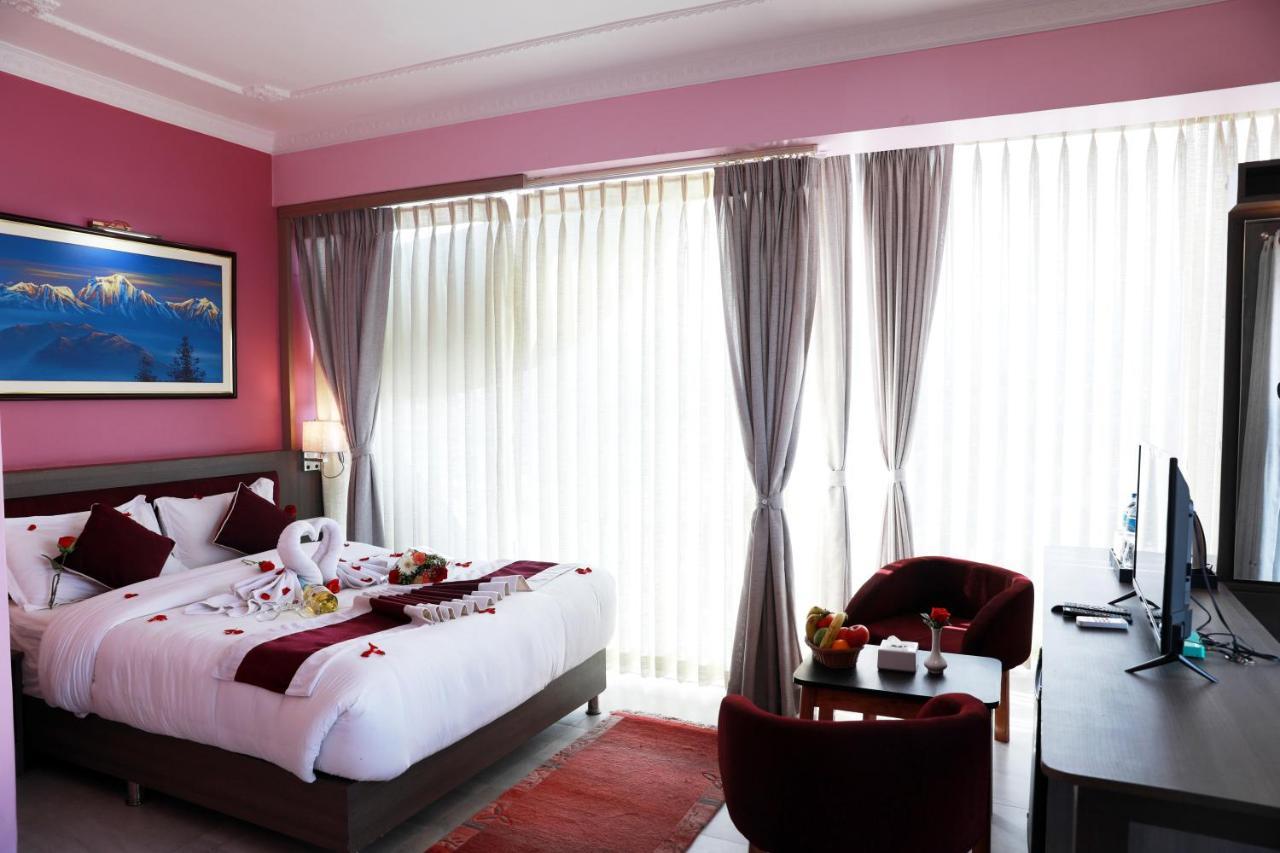 Hotel Task International Pokhara Exteriör bild