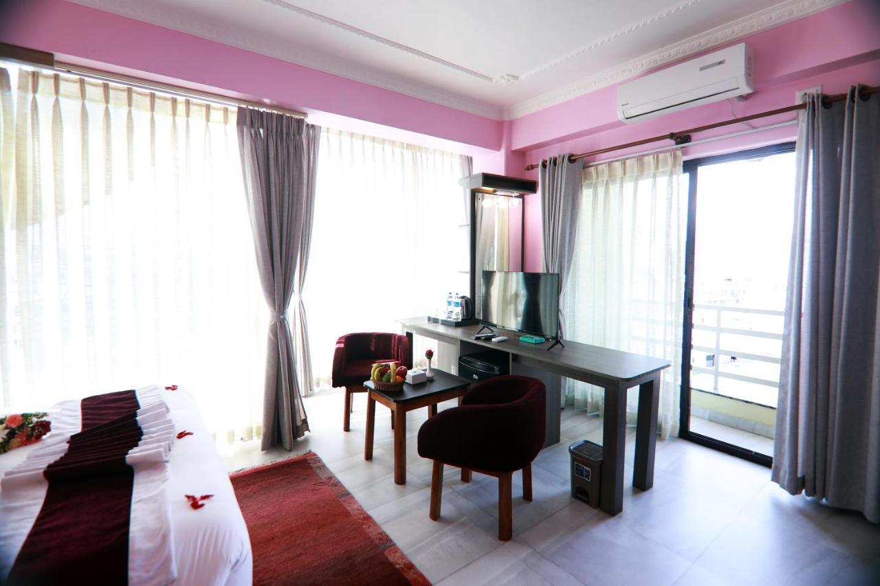 Hotel Task International Pokhara Exteriör bild