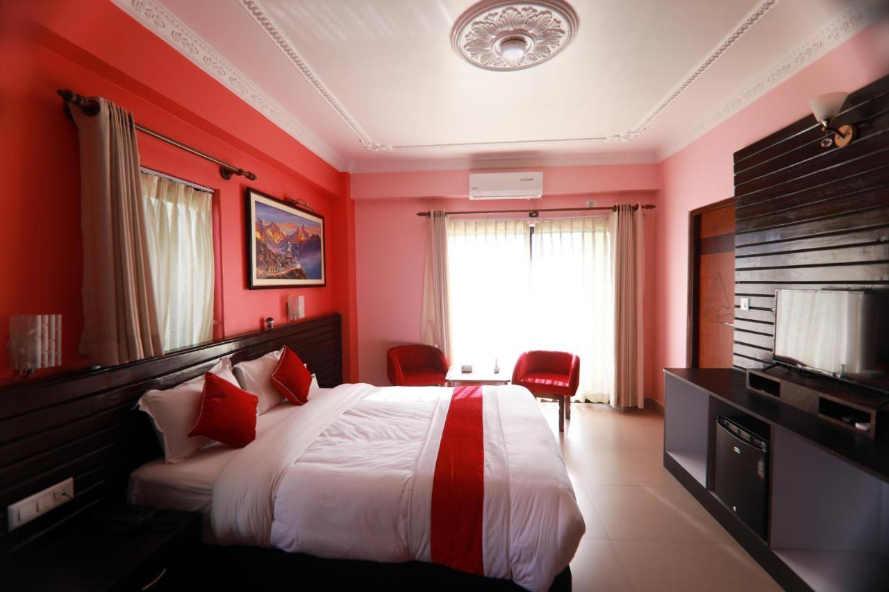 Hotel Task International Pokhara Exteriör bild
