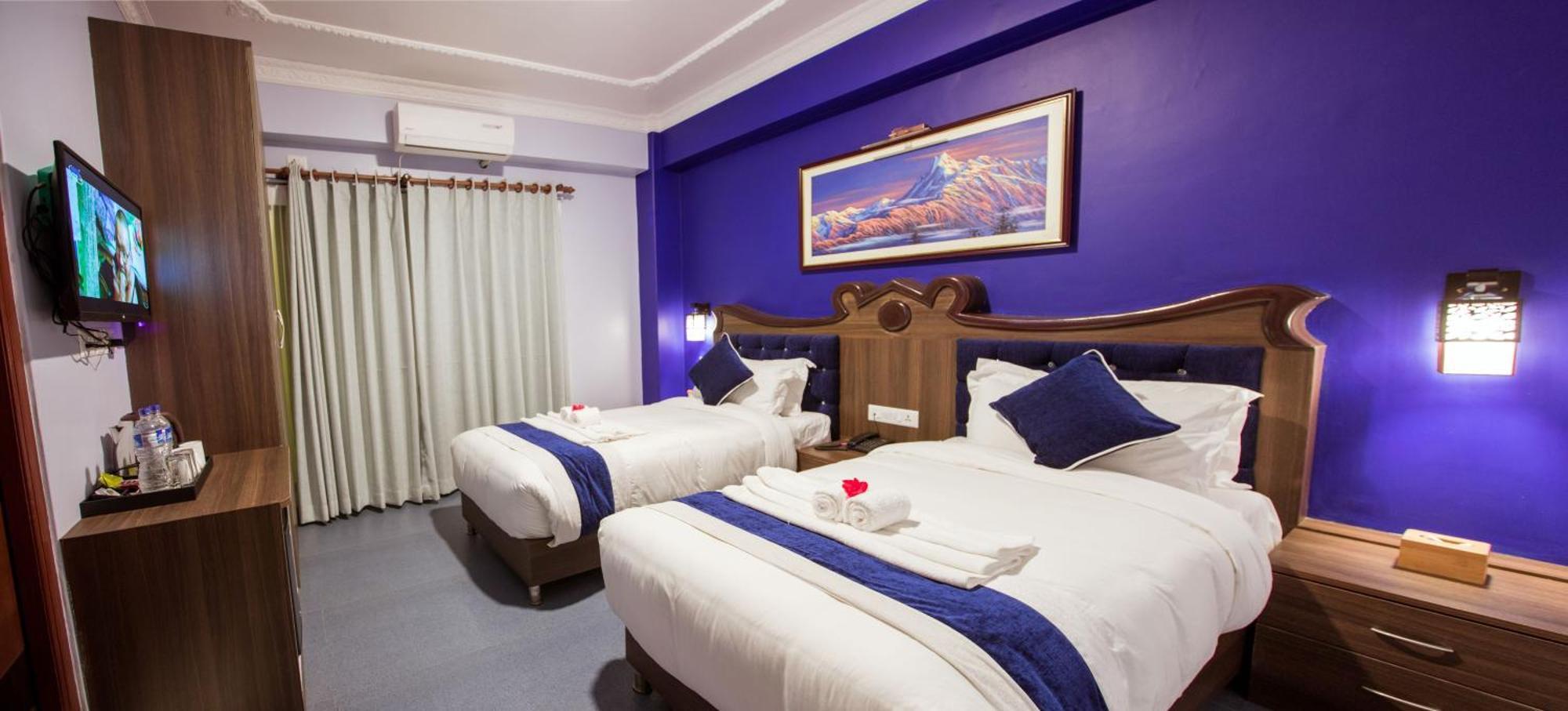 Hotel Task International Pokhara Exteriör bild