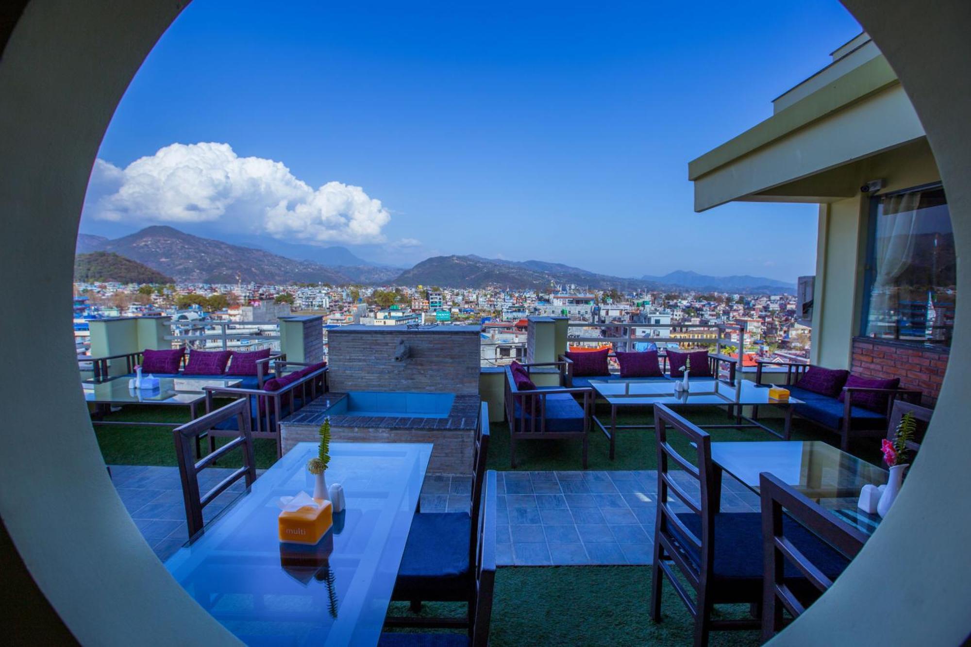 Hotel Task International Pokhara Exteriör bild