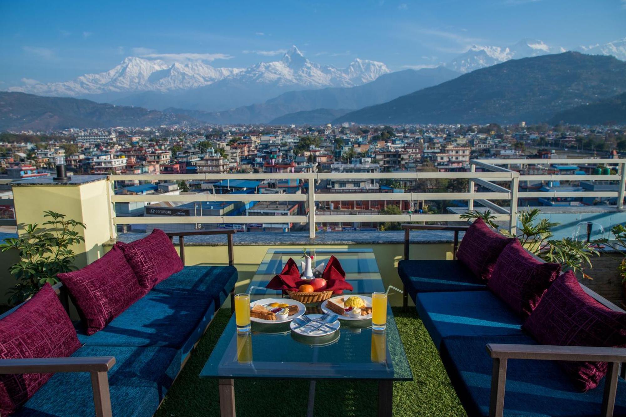 Hotel Task International Pokhara Exteriör bild