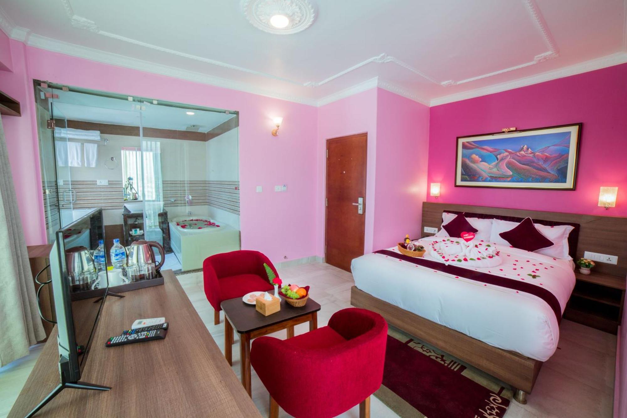 Hotel Task International Pokhara Exteriör bild