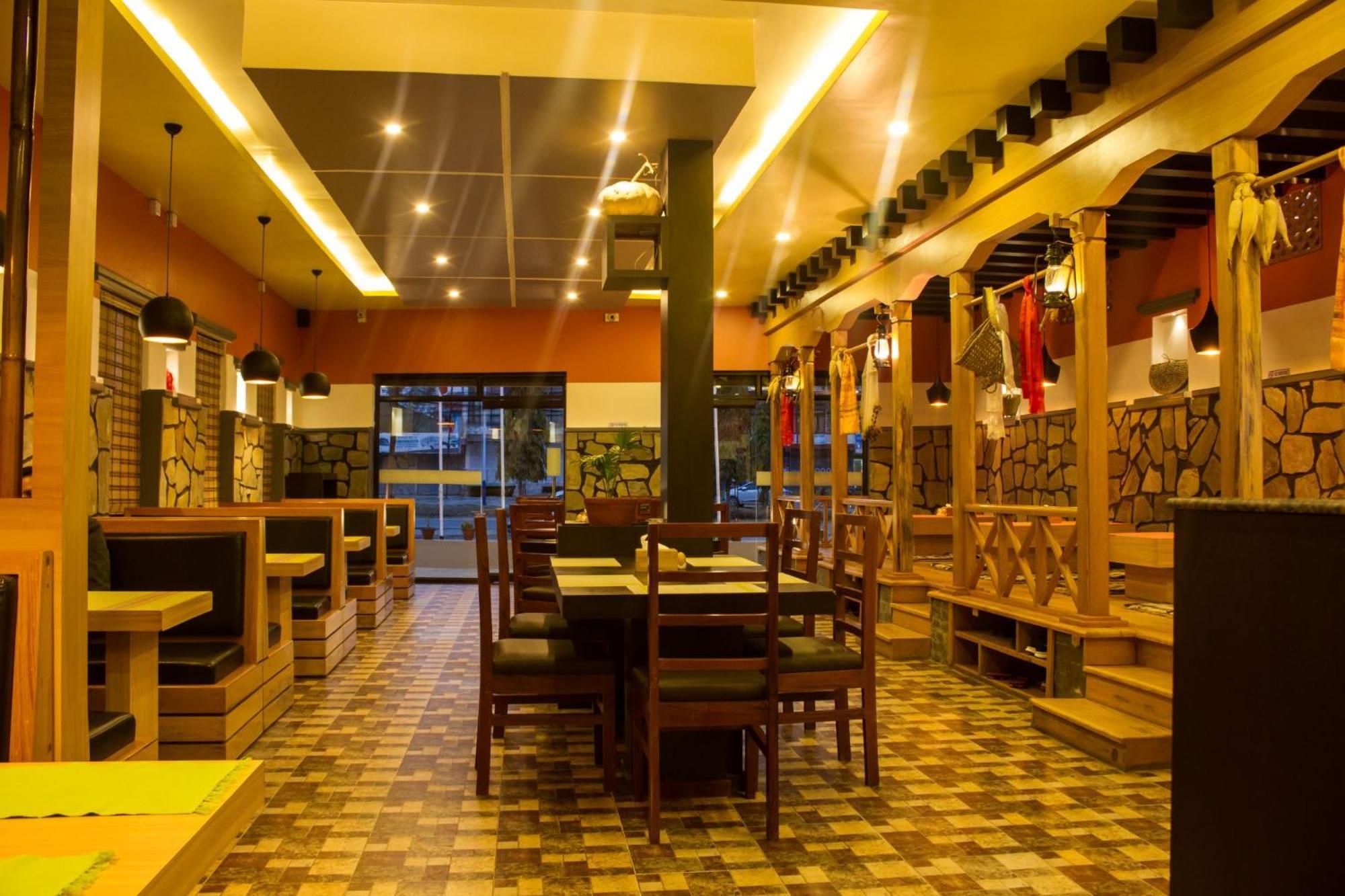 Hotel Task International Pokhara Exteriör bild
