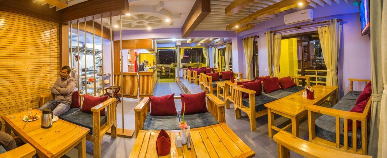 Hotel Task International Pokhara Exteriör bild