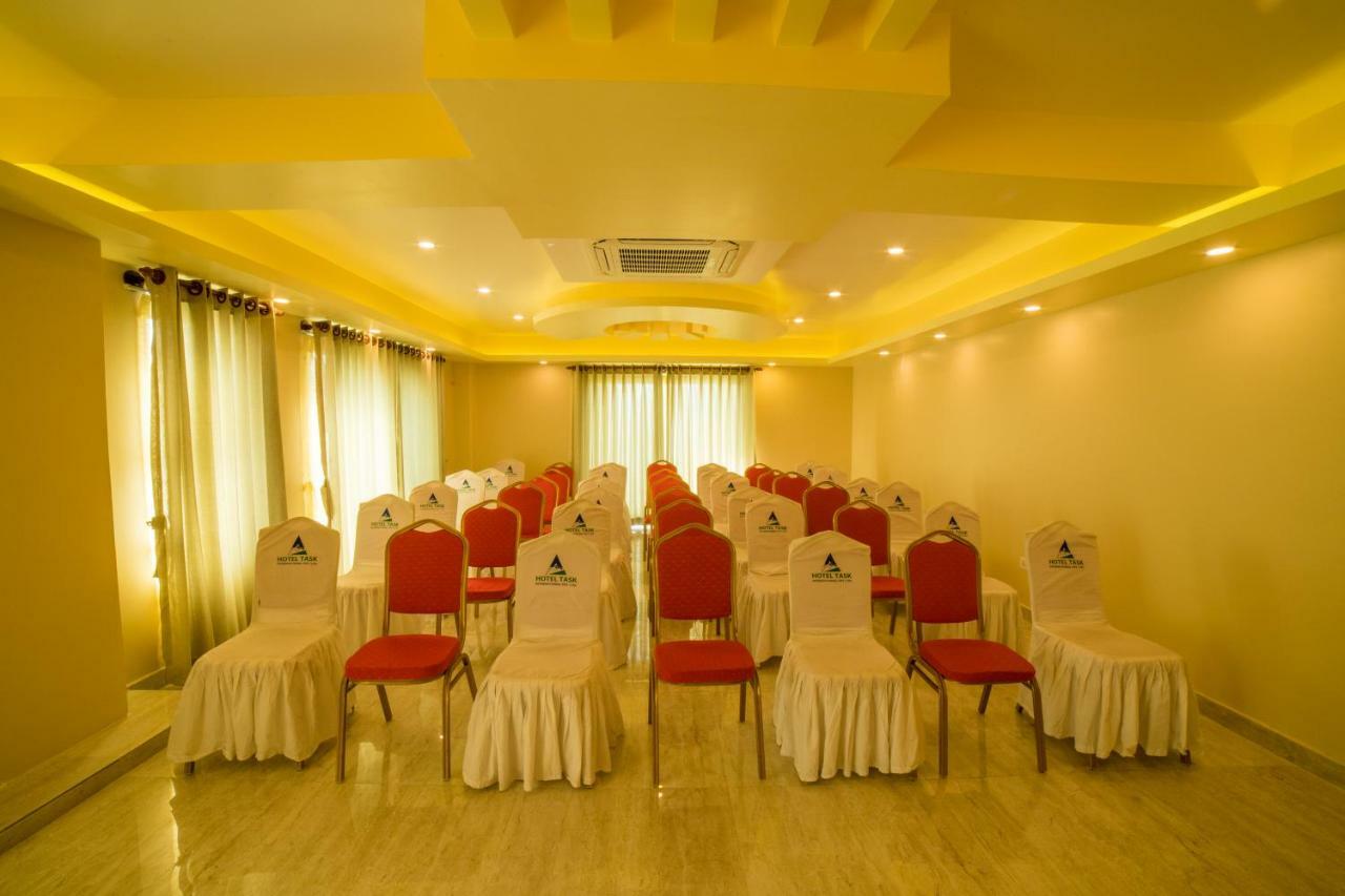 Hotel Task International Pokhara Exteriör bild